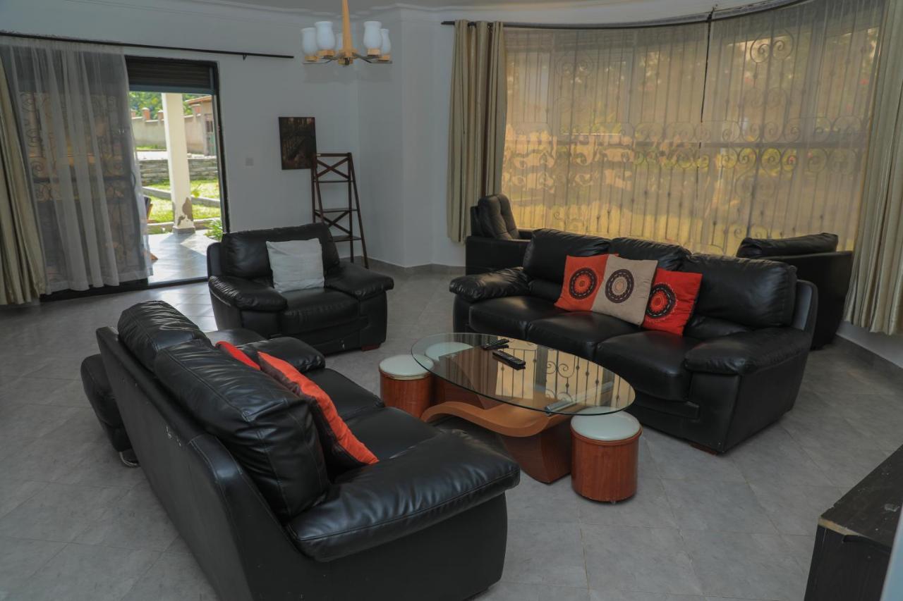 Silver Oaks Hotel Boma Fort Portal Eksteriør billede
