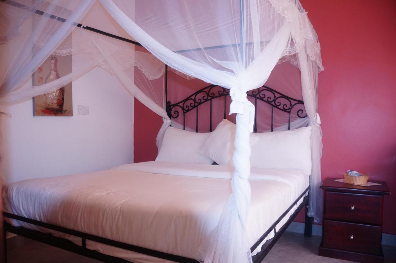 Silver Oaks Hotel Boma Fort Portal Eksteriør billede