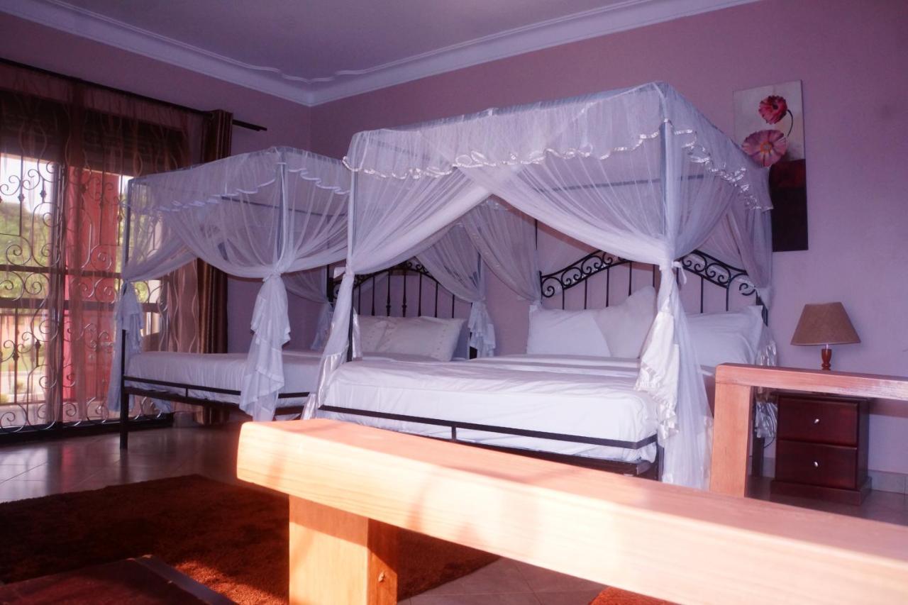 Silver Oaks Hotel Boma Fort Portal Eksteriør billede