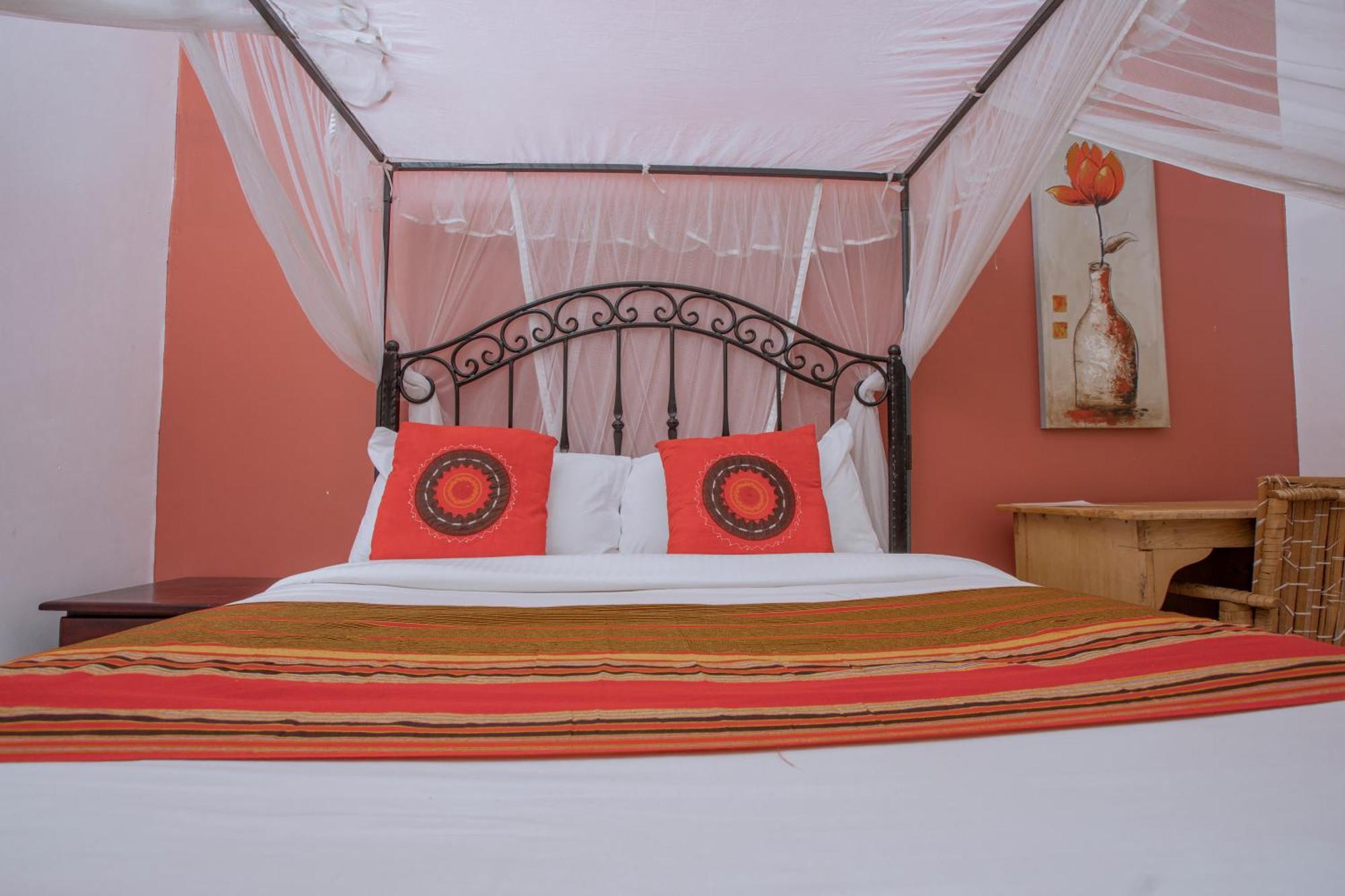 Silver Oaks Hotel Boma Fort Portal Eksteriør billede