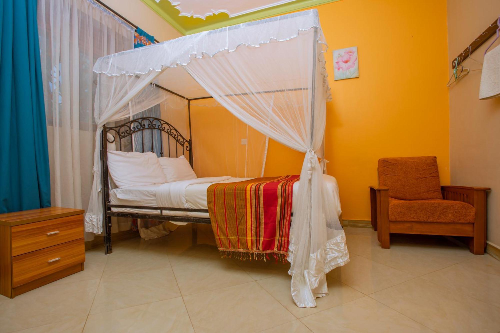 Silver Oaks Hotel Boma Fort Portal Eksteriør billede