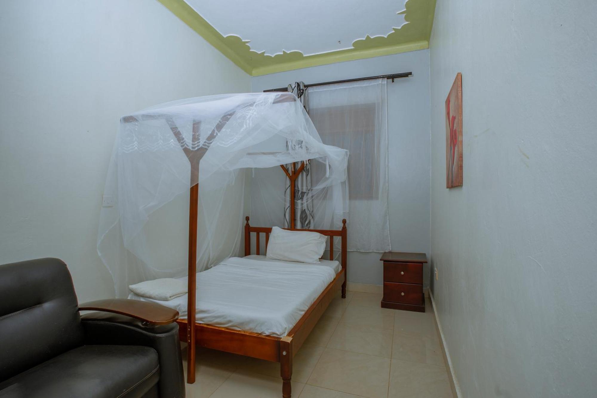 Silver Oaks Hotel Boma Fort Portal Eksteriør billede