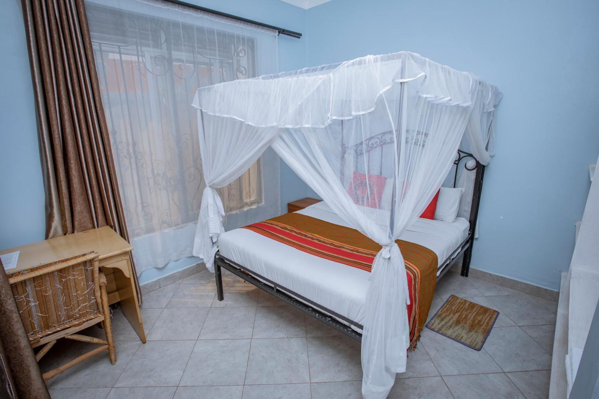 Silver Oaks Hotel Boma Fort Portal Eksteriør billede