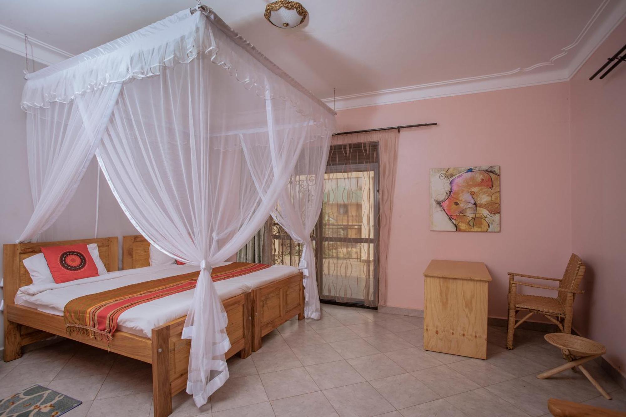 Silver Oaks Hotel Boma Fort Portal Eksteriør billede