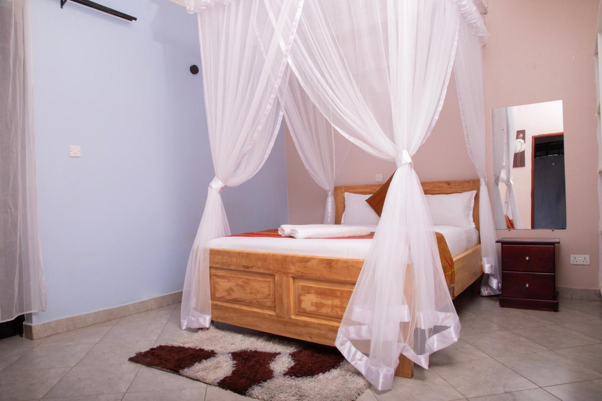 Silver Oaks Hotel Boma Fort Portal Eksteriør billede