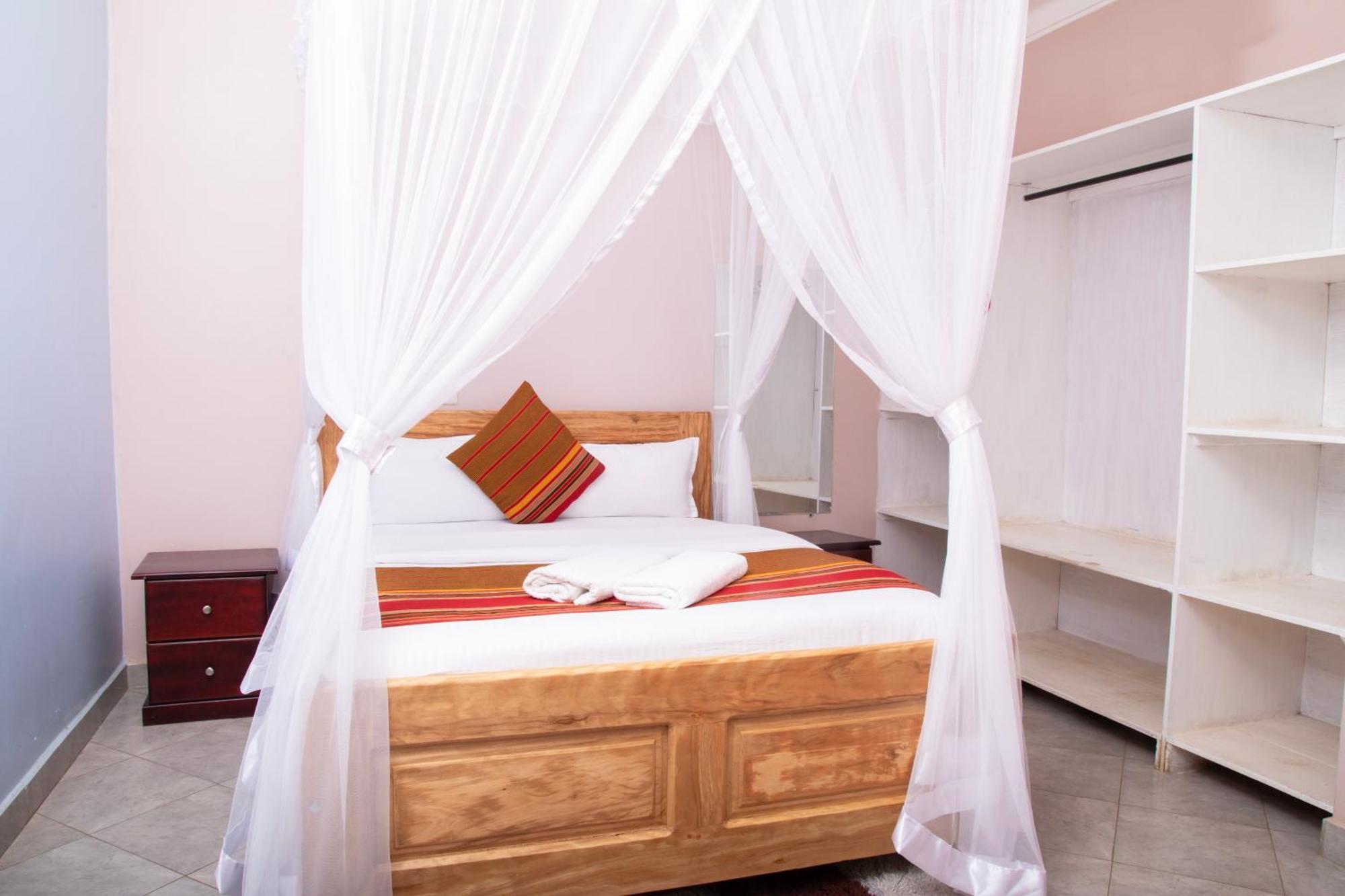 Silver Oaks Hotel Boma Fort Portal Eksteriør billede