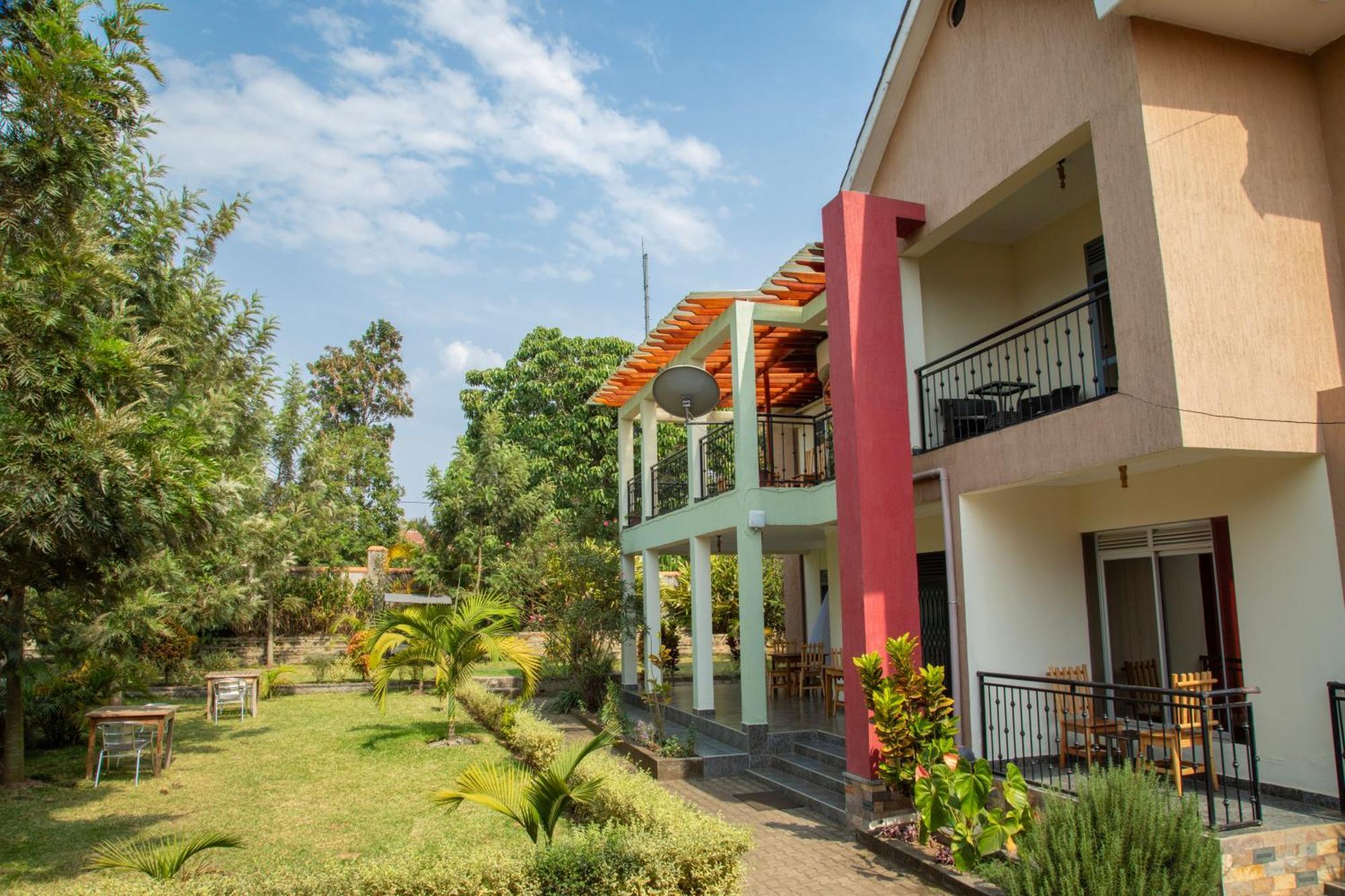 Silver Oaks Hotel Boma Fort Portal Eksteriør billede